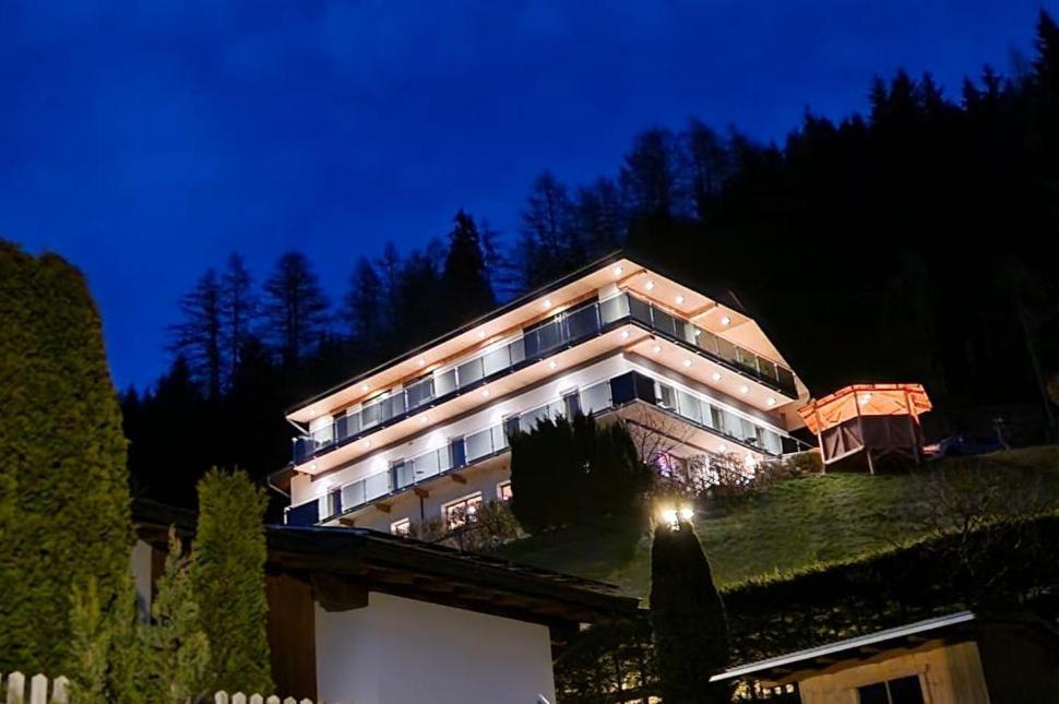 Haus Berghof Bed & Breakfast Gries am Brenner Ngoại thất bức ảnh